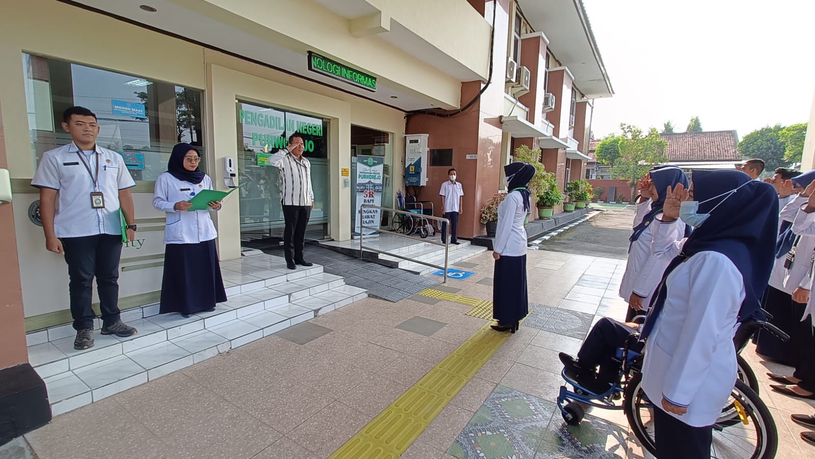 apel pagi
