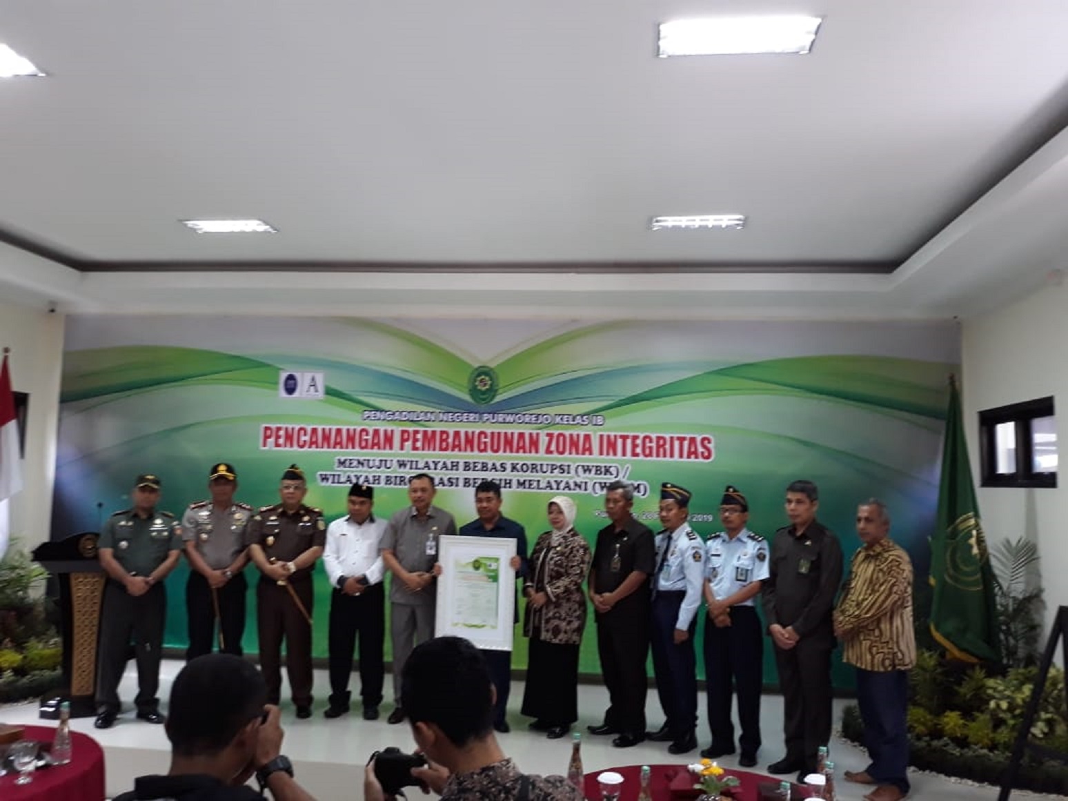 Pengadilan Negeri Purworejo Ikrar mewujudkan Zona Integritas menuju Wilayah Bebas Korupsi (WBK) dan Wilayah Birokrasi Bersih Melayani (WBBM)